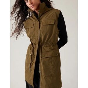 NWT Athleta Boundless Vest Size Large Acacia Olive Green